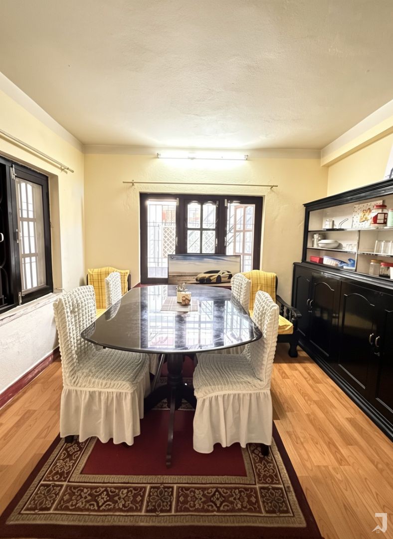 4 Anna Best House on sale